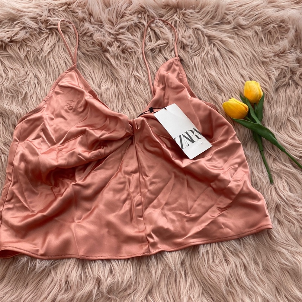 Zara Coral crop
